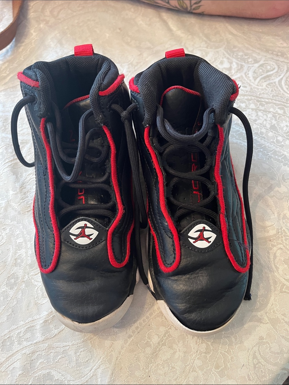 Nike Air Jordan Youth Sz 6Y Black Red Leather Shoes DC7911-061 Size 2